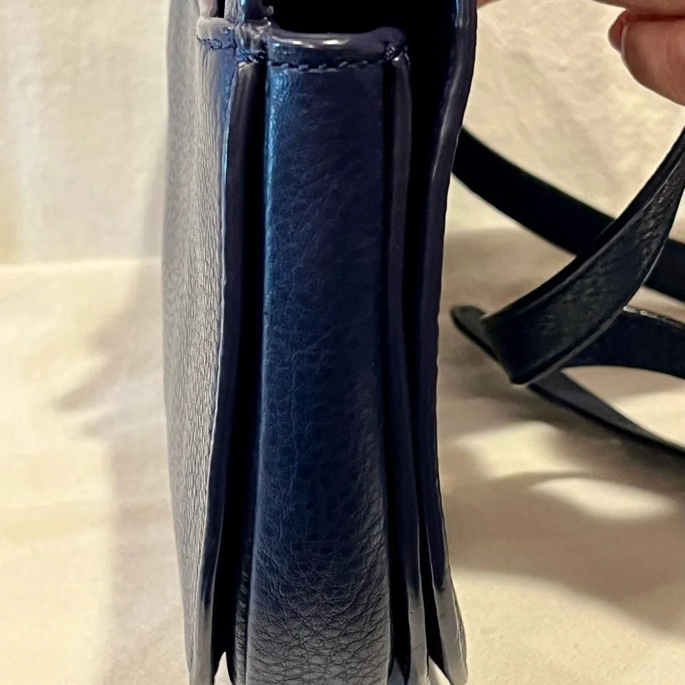 EUC Tory Burch Stunning Blue Shoulder/Crossbody Bag 
***GET IT QUICK ***!!! - Picture 7 of 11